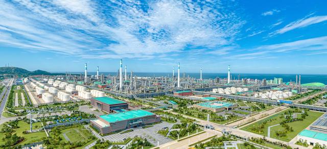 將石化瑰寶鑲嵌在東北振興厚土上——恒力(大連長興島)產業園十年發展